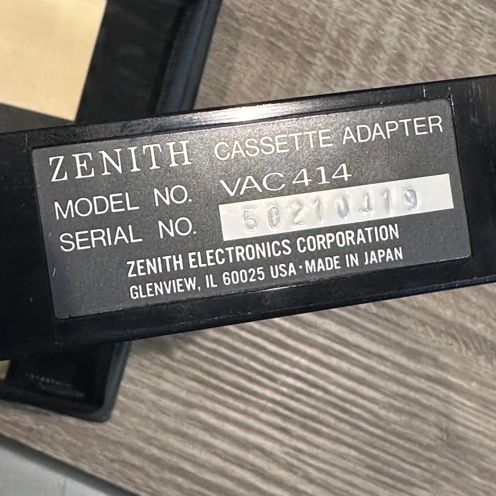 VHS Cassette Adapter Zenith VAC414 Motorized VHS-C to VHS Converter with Case